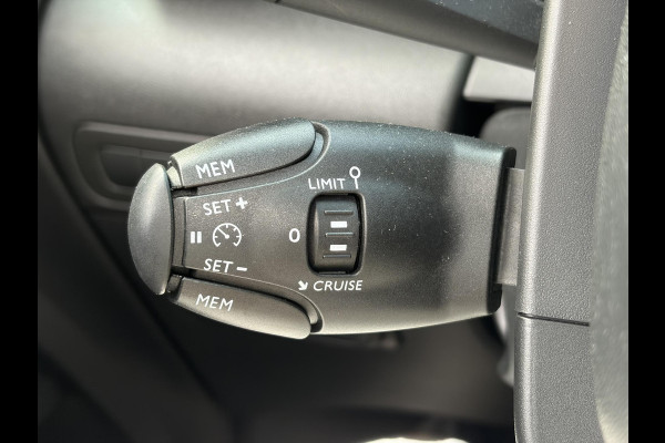 Citroën C3 Aircross 1.2 PureTech S&S Shine D-riem vv in 2024,Draadloze telefoonlader,Carplay,360°Camera,Pano,Navi,Trekhaak,Keyless,PDC V+A,110pk,Dodehoeksensor,Rijstrooksensor,N.A.P,Lm velgen,Apk tot 05-2027