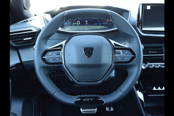 Peugeot e-2008 EV GT Avantage 54 kWh Warmtepomp l Alcantara interieur l 360 camera l Navigatie l adaptive cruise control