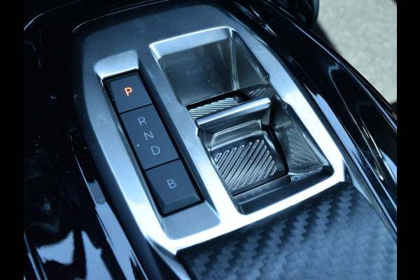 Peugeot e-2008 EV GT Avantage 54 kWh Warmtepomp l Alcantara interieur l 360 camera l Navigatie l adaptive cruise control