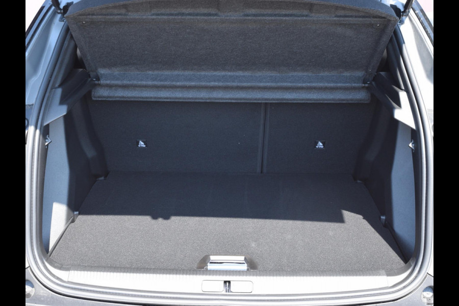 Peugeot e-2008 EV GT Avantage 54 kWh Warmtepomp l Alcantara interieur l 360 camera l Navigatie l adaptive cruise control