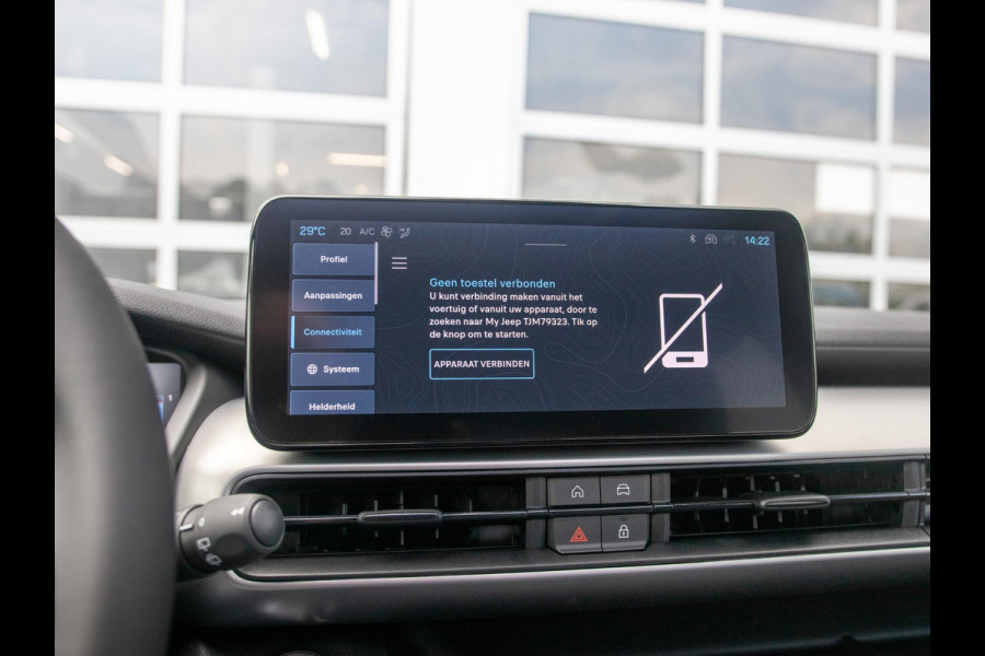 Jeep Avenger Black Edition 54 kWh | Winter Pack | Infotainment&Convenience Pack | Schuif/Kanteldak | Bicolore
