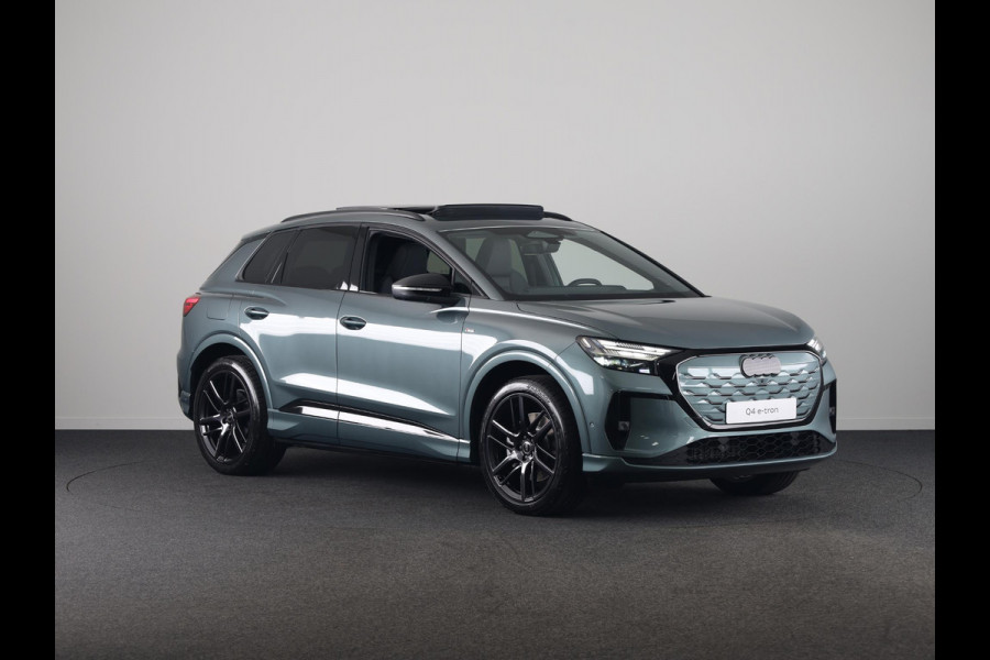 Audi Q4 e-tron S edition quattro performance 82 kWh 340pk | Panoramadak | 1 inch Lichtmetalen velgen | Akoestisch glas | Head up Display | Elek.verst.best.stoel geheugen | Lederen bekleding
