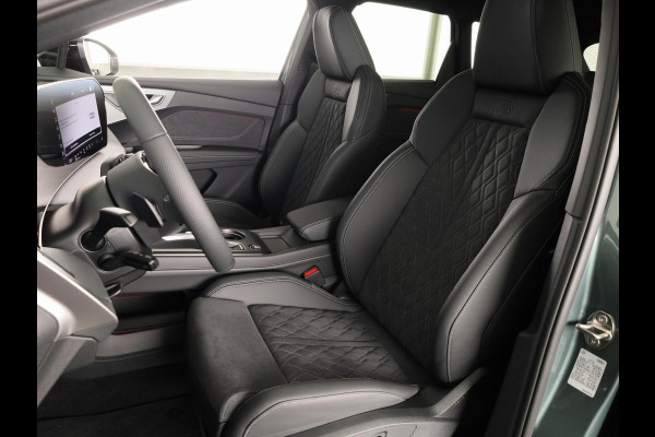 Audi Q4 e-tron S edition quattro performance 82 kWh 340pk | Panoramadak | 1 inch Lichtmetalen velgen | Akoestisch glas | Head up Display | Elek.verst.best.stoel geheugen | Lederen bekleding