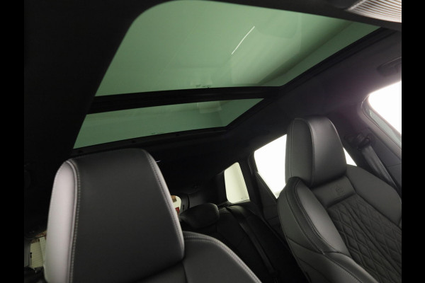 Audi Q4 e-tron S edition quattro performance 82 kWh 340pk | Panoramadak | 1 inch Lichtmetalen velgen | Akoestisch glas | Head up Display | Elek.verst.best.stoel geheugen | Lederen bekleding