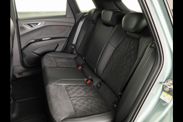 Audi Q4 e-tron S edition quattro performance 82 kWh 340pk | Panoramadak | 1 inch Lichtmetalen velgen | Akoestisch glas | Head up Display | Elek.verst.best.stoel geheugen | Lederen bekleding
