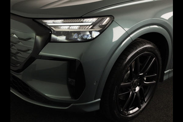 Audi Q4 e-tron S edition quattro performance 82 kWh 340pk | Panoramadak | 1 inch Lichtmetalen velgen | Akoestisch glas | Head up Display | Elek.verst.best.stoel geheugen | Lederen bekleding