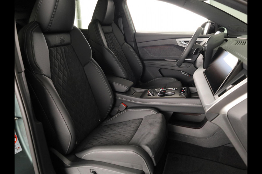 Audi Q4 e-tron S edition quattro performance 82 kWh 340pk | Panoramadak | 1 inch Lichtmetalen velgen | Akoestisch glas | Head up Display | Elek.verst.best.stoel geheugen | Lederen bekleding