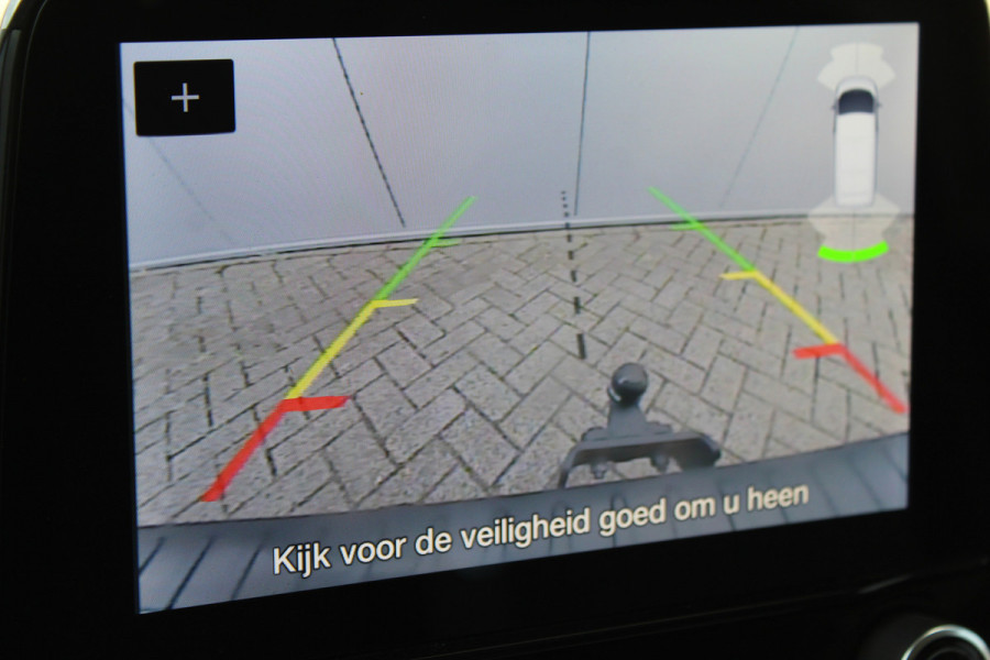 Ford Transit Custom 300 2.0-108pk TDCI L2H1 Trend. Erg nette Ford Transit Custom, die u nog jaren van dienst kan zijn ! Airco, voorraamverw., trekhaak, cruise control, camera, parkeersensoren v+a, 3-zits, laadruimte betimmerd etc.