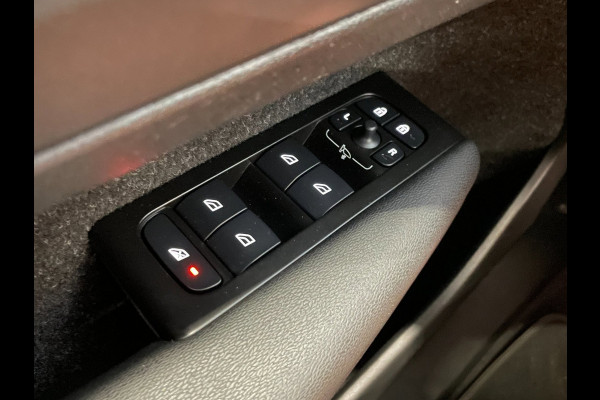 Volvo XC40 Recharge P8 AWD R-Design|90%SOH|ACC|PANO|360+V+A-CAMERA|CARPLAY|ANDROID|STOEL+STUURVERW|ELEK.KLEP|NL|NAP|INCL.BTW|1 EIG