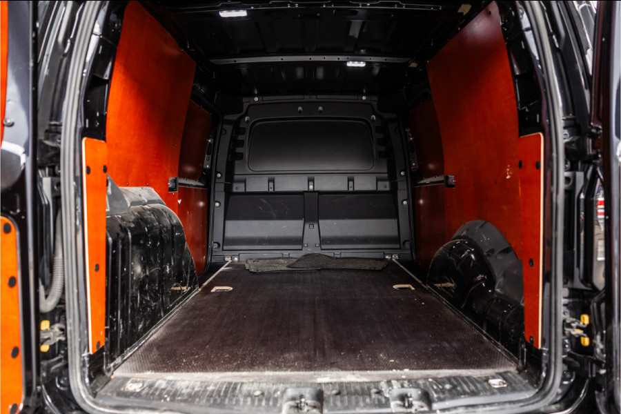 Volkswagen Caddy Cargo Maxi 2.0 TDI | ACC | Camera | Trekhaak | L+R Schuifdeur | CarPlay | Dodehoek detectie | Stoelverwarming | LED | Trekhaak | Lederen bekleding | Sidebars | Betimmering | 18'' Sport velgen | Orig. NL Auto