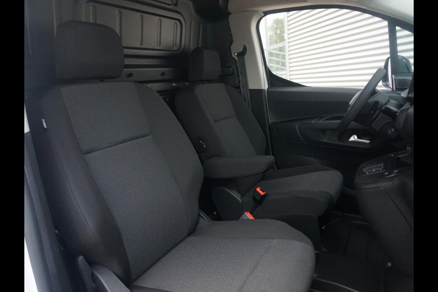 Peugeot e-Partner L1 50 kWh | camera | Apple Carplay/Android Auto  | laadruimtebetimmering | Comfort stoelen | rijklaarprijs