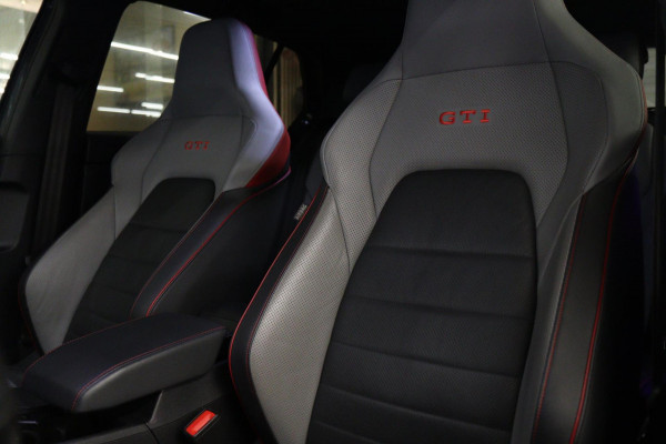 Volkswagen Golf 2.0 TSI GTI CLUBSPORT BLACKSTYLE/NURBURGRING/PANO/IQ-LIGHT/HUD/MEMORY/VOLL