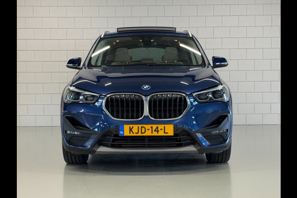 BMW X1 XDrive25e High Executive | PANO | 1E EIG | DEALER | LEDER | CAMERA | NAVI PROF | SPORTSTOELEN