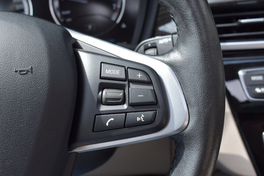 BMW X1 XDrive25e High Executive | PANO | 1E EIG | DEALER | LEDER | CAMERA | NAVI PROF | SPORTSTOELEN