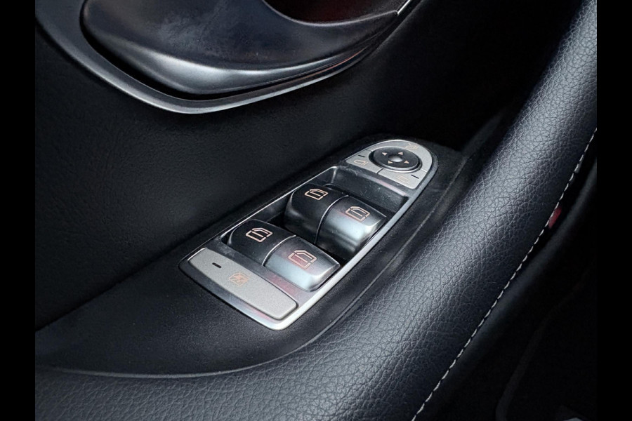 Mercedes-Benz E-Klasse Estate 300 e AMG Line PHEV | Wegklapbare Trekhaak | Pano | Stoelverwarming | Achteruitrijcamera | Adaptive Cruise Control Multibeam