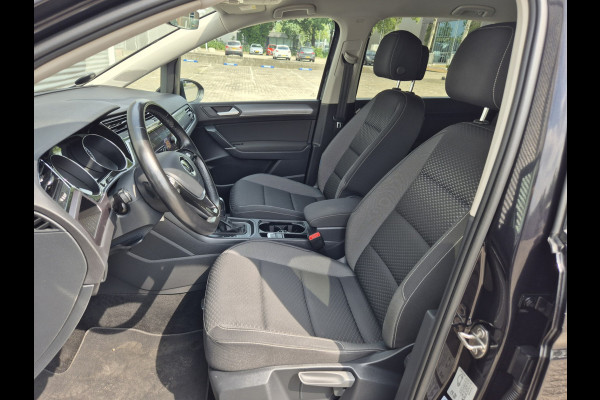 Volkswagen Touran 1.5 TSI Comfortline Business 7p Automaat,Nav/Carplay,Adap.Cruise,stoelverwarming,