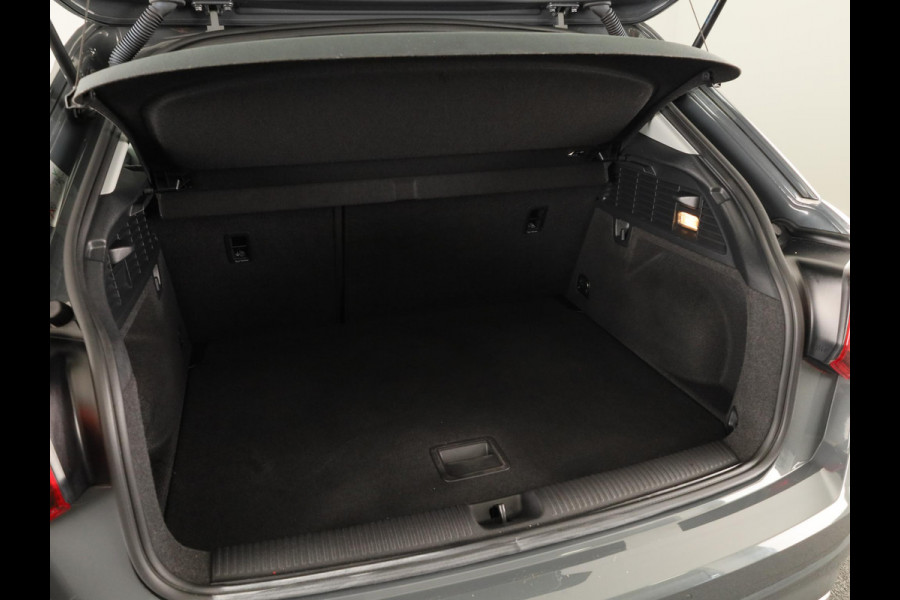 Audi Q2 1.4 TFSI CoD Sport 150pk | Navigatie | Trekhaak | Parkeersensoren voor en achter | Adaptieve cruise controle