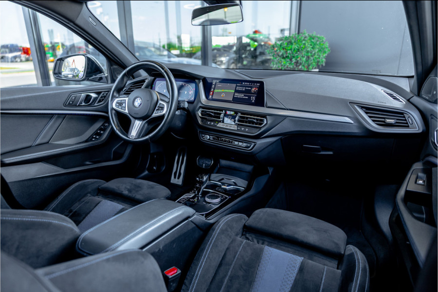 BMW 1-serie 118i - M Sport | Panorama | H&K | Memory | ACC