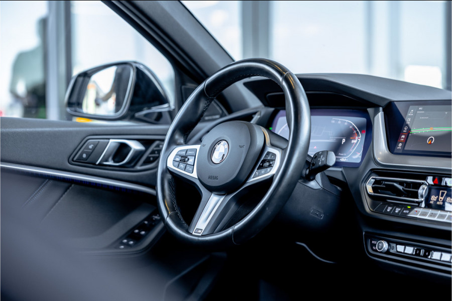 BMW 1-serie 118i - M Sport | Panorama | H&K | Memory | ACC