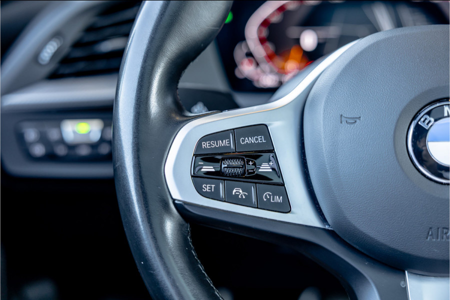 BMW 1-serie 118i - M Sport | Panorama | H&K | Memory | ACC