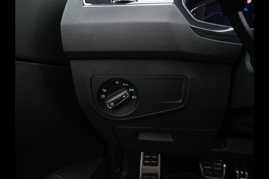 Volkswagen Tiguan 1.4 TSI eHybrid R-Line Business+ (Plug-in) (INCL-BTW) Aut. *LEATHER-FABRIC | FULL-LED | ADAPTIVE-CRUISE | CAMERA | DIGI-COCKPIT | KEYLESS | PRIVACY-GLASS | SPORTSEATS | SHIFTPADDLES | NAVI-FULLMAP | ECC | PDC | 19''ALU*