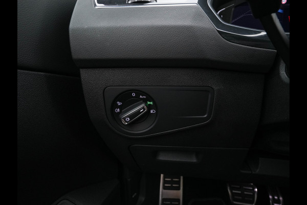 Volkswagen Tiguan 1.4 TSI eHybrid R-Line Business+ (Plug-in) (INCL-BTW) Aut. *LEATHER-FABRIC | FULL-LED | ADAPTIVE-CRUISE | CAMERA | DIGI-COCKPIT | KEYLESS | PRIVACY-GLASS | SPORTSEATS | SHIFTPADDLES | NAVI-FULLMAP | ECC | PDC | 19''ALU*