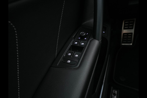 Volkswagen Tiguan 1.4 TSI eHybrid R-Line Business+ (Plug-in) (INCL-BTW) Aut. *LEATHER-FABRIC | FULL-LED | ADAPTIVE-CRUISE | CAMERA | DIGI-COCKPIT | KEYLESS | PRIVACY-GLASS | SPORTSEATS | SHIFTPADDLES | NAVI-FULLMAP | ECC | PDC | 19''ALU*