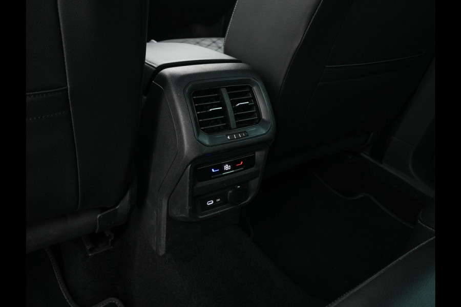 Volkswagen Tiguan 1.4 TSI eHybrid R-Line Business+ (Plug-in) (INCL-BTW) Aut. *LEATHER-FABRIC | FULL-LED | ADAPTIVE-CRUISE | CAMERA | DIGI-COCKPIT | KEYLESS | PRIVACY-GLASS | SPORTSEATS | SHIFTPADDLES | NAVI-FULLMAP | ECC | PDC | 19''ALU*