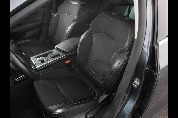 Renault Mégane Estate 1.3 TCe 140pk Automaat Intens Trekhaak Camera Navigatie Climate Control Cruise Control Lichtmetalen velgen Parkeer sensoren