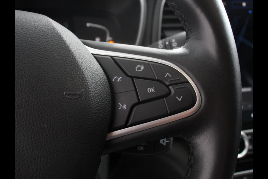 Renault Mégane Estate 1.3 TCe 140pk Automaat Intens Trekhaak Camera Navigatie Climate Control Cruise Control Lichtmetalen velgen Parkeer sensoren