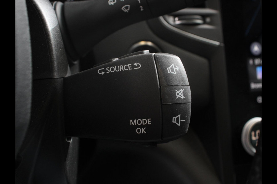 Renault Mégane Estate 1.3 TCe 140pk Automaat Intens Trekhaak Camera Navigatie Climate Control Cruise Control Lichtmetalen velgen Parkeer sensoren