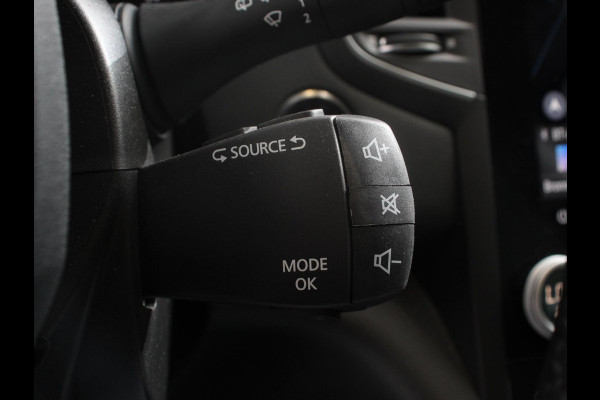 Renault Mégane Estate 1.3 TCe 140pk Automaat Intens Trekhaak Camera Navigatie Climate Control Cruise Control Lichtmetalen velgen Parkeer sensoren