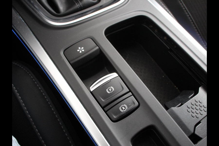 Renault Mégane Estate 1.3 TCe 140pk Automaat Intens Trekhaak Camera Navigatie Climate Control Cruise Control Lichtmetalen velgen Parkeer sensoren