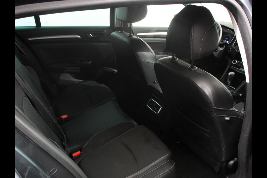 Renault Mégane Estate 1.3 TCe 140pk Automaat Intens Trekhaak Camera Navigatie Climate Control Cruise Control Lichtmetalen velgen Parkeer sensoren