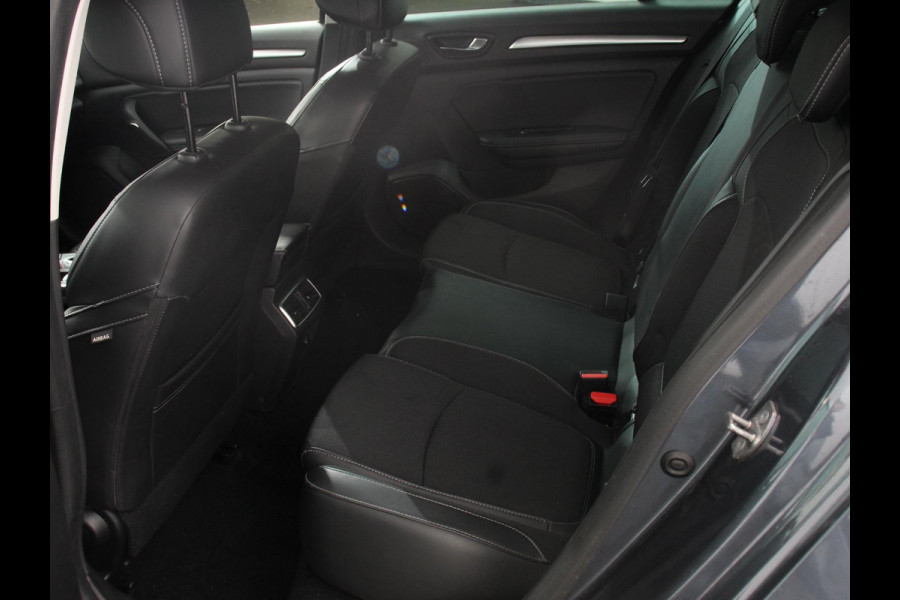 Renault Mégane Estate 1.3 TCe 140pk Automaat Intens Trekhaak Camera Navigatie Climate Control Cruise Control Lichtmetalen velgen Parkeer sensoren