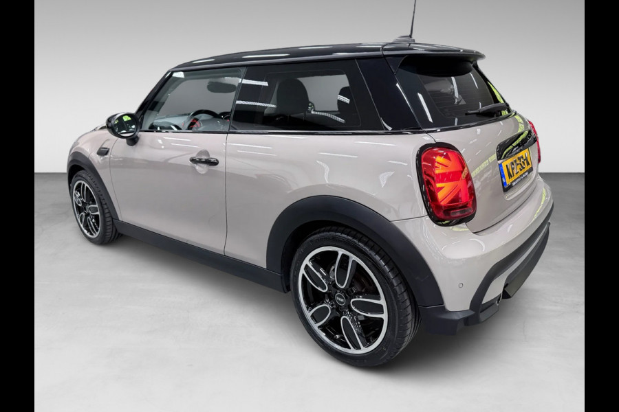 MINI 3-deurs 1.5 Cooper BLACK-EDITION 136PK 17''DAB/ NAVI/CRUISE/ECC/PDC/CARPLAY/SPORTSTOELEN///