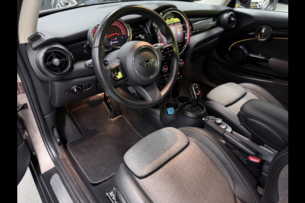 MINI 3-deurs 1.5 Cooper BLACK-EDITION 136PK 17''DAB/ NAVI/CRUISE/ECC/PDC/CARPLAY/SPORTSTOELEN///