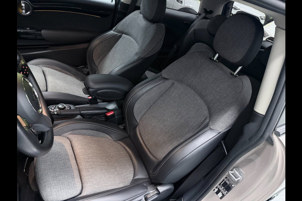 MINI 3-deurs 1.5 Cooper BLACK-EDITION 136PK 17''DAB/ NAVI/CRUISE/ECC/PDC/CARPLAY/SPORTSTOELEN///