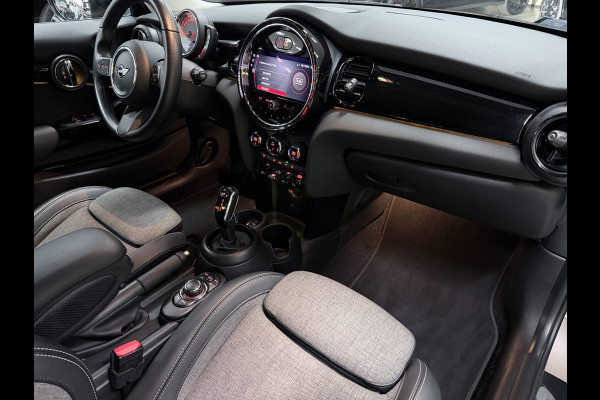 MINI 3-deurs 1.5 Cooper BLACK-EDITION 136PK 17''DAB/ NAVI/CRUISE/ECC/PDC/CARPLAY/SPORTSTOELEN///