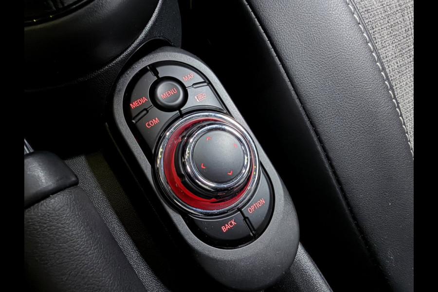 MINI 3-deurs 1.5 Cooper BLACK-EDITION 136PK 17''DAB/ NAVI/CRUISE/ECC/PDC/CARPLAY/SPORTSTOELEN///