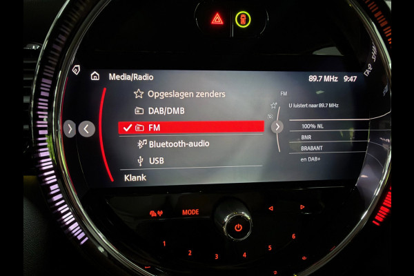 MINI 3-deurs 1.5 Cooper BLACK-EDITION 136PK 17''DAB/ NAVI/CRUISE/ECC/PDC/CARPLAY/SPORTSTOELEN///