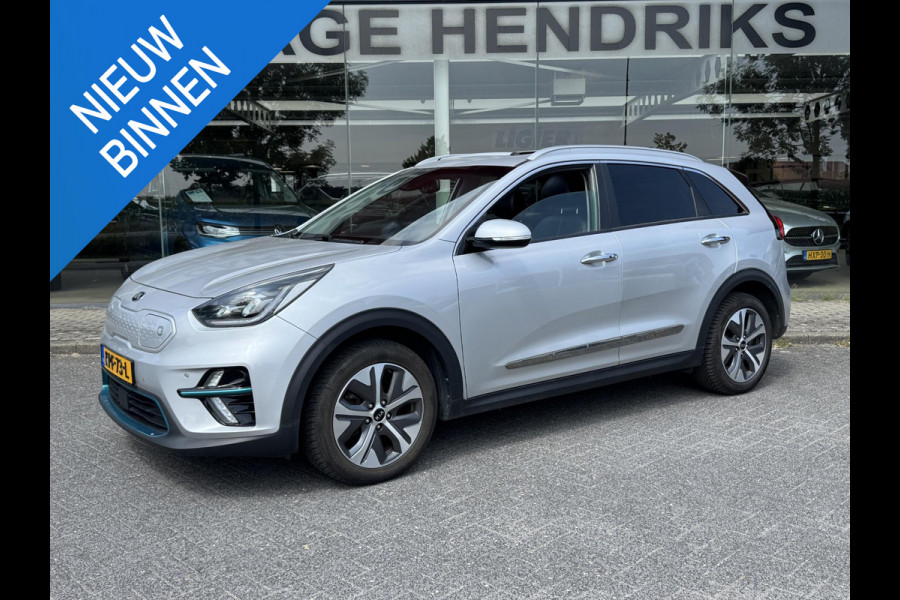 Kia e-Niro ExecutiveLine Sky 64 kWh | SOH: 93,9% | 3 Fase | Warmte pomp | Schuifdak | Adaptive CC | LED | Climate |