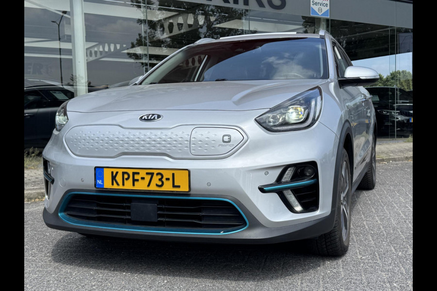 Kia e-Niro ExecutiveLine Sky 64 kWh | SOH: 93,9% | 3 Fase | Warmte pomp | Schuifdak | Adaptive CC | LED | Climate |