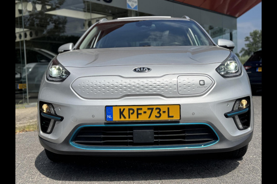 Kia e-Niro ExecutiveLine Sky 64 kWh | SOH: 93,9% | 3 Fase | Warmte pomp | Schuifdak | Adaptive CC | LED | Climate |