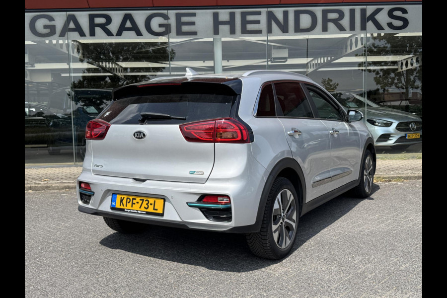Kia e-Niro ExecutiveLine Sky 64 kWh | SOH: 93,9% | 3 Fase | Warmte pomp | Schuifdak | Adaptive CC | LED | Climate |