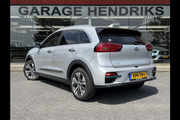 Kia e-Niro ExecutiveLine Sky 64 kWh | SOH: 93,9% | 3 Fase | Warmte pomp | Schuifdak | Adaptive CC | LED | Climate |