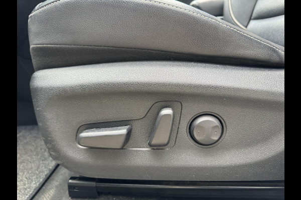 Kia e-Niro ExecutiveLine Sky 64 kWh | SOH: 93,9% | 3 Fase | Warmte pomp | Schuifdak | Adaptive CC | LED | Climate |
