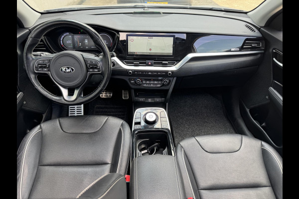 Kia e-Niro ExecutiveLine Sky 64 kWh | SOH: 93,9% | 3 Fase | Warmte pomp | Schuifdak | Adaptive CC | LED | Climate |