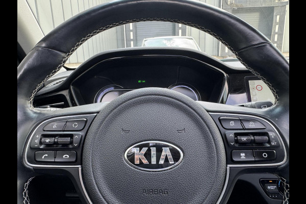 Kia e-Niro ExecutiveLine Sky 64 kWh | SOH: 93,9% | 3 Fase | Warmte pomp | Schuifdak | Adaptive CC | LED | Climate |
