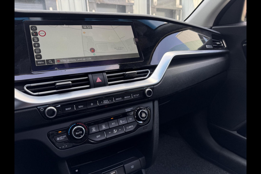 Kia e-Niro ExecutiveLine Sky 64 kWh | SOH: 93,9% | 3 Fase | Warmte pomp | Schuifdak | Adaptive CC | LED | Climate |
